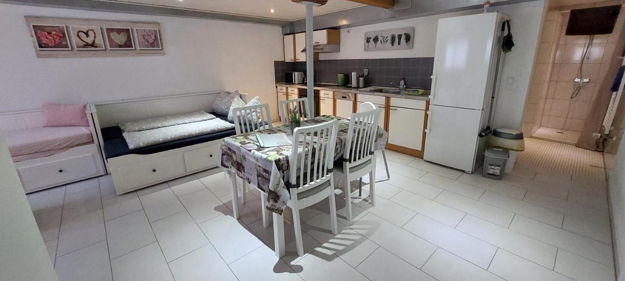 Ferienwohnung/Monteurzimmer Auf Dem Bauernhof Moerlenbach Bagian luar foto
